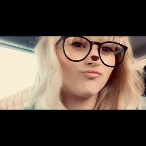 Meet your Posher, Olivia